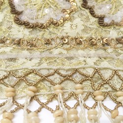 Chemin de table dentelle dorée