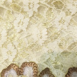 Chemin de table dentelle dorée