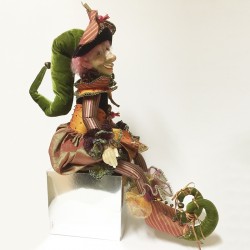Hickory elf doll D